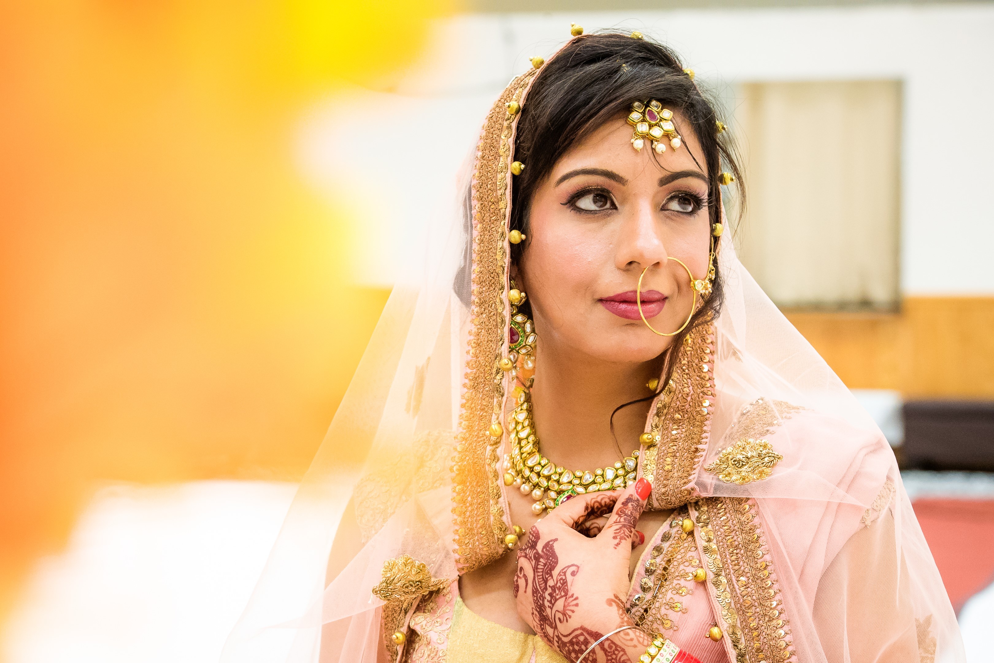 Top reviewd Indian Bridal Make-up Artist, Bridal hair stylist & Bridal Henna Artist  in Virginia / DC / MD ,(www.shruti-salon.com)