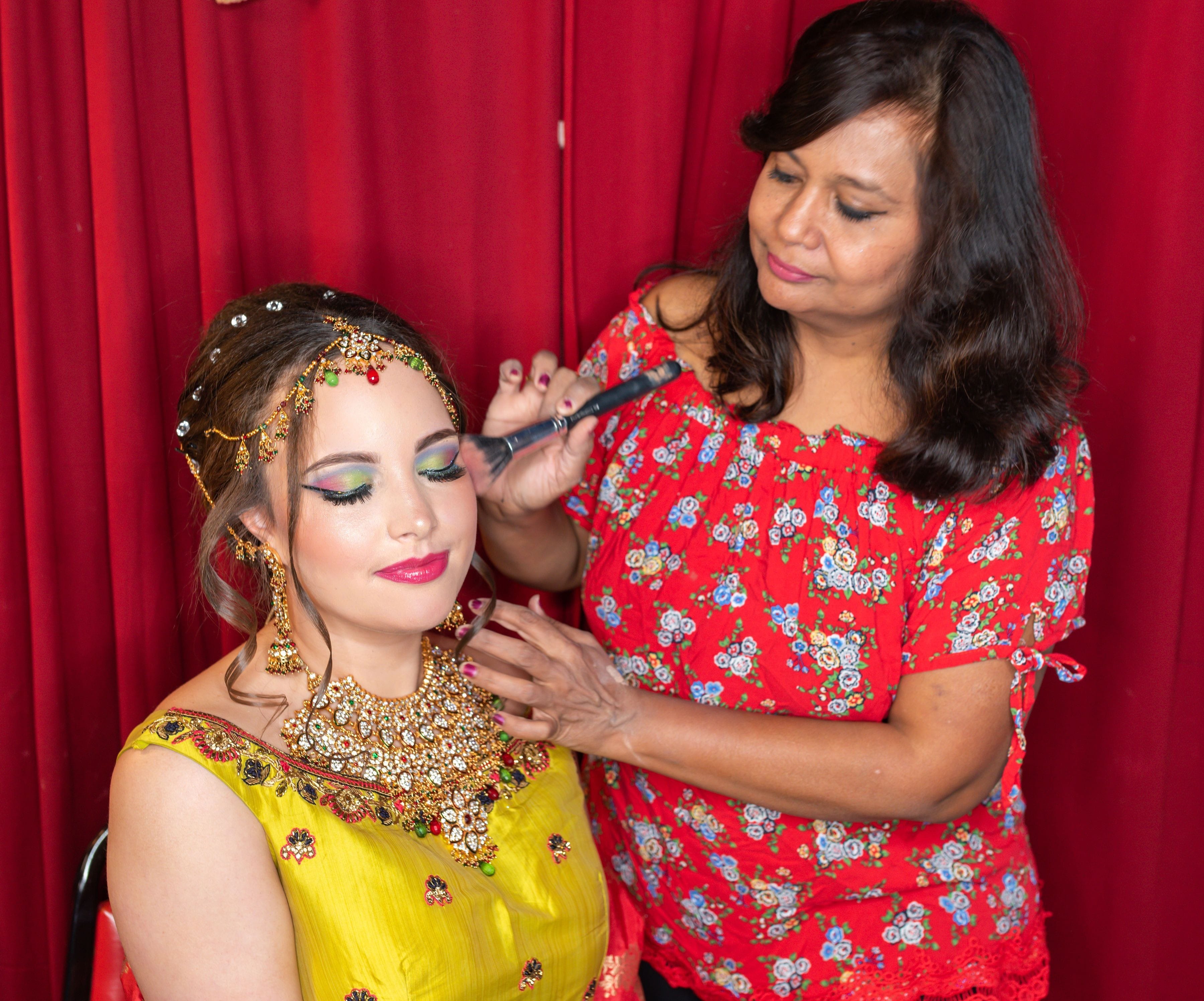 Top reviewd Indian Bridal Make-up Artist, Bridal hair stylist & Bridal Henna Artist  in Virginia / DC / MD ,(www.shruti-salon.com)