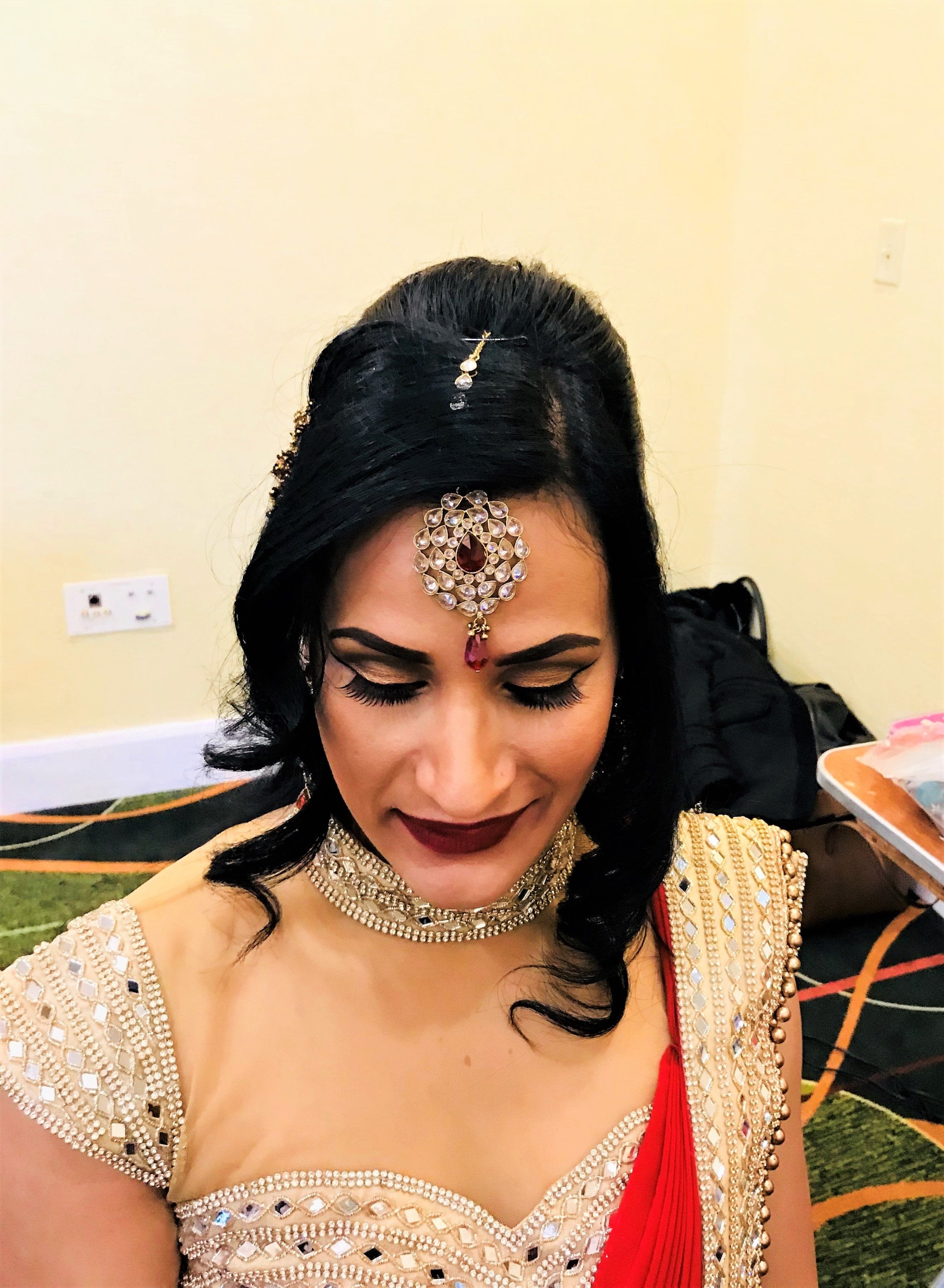 Top reviewd Indian Bridal Make-up Artist, Bridal hair stylist & Bridal Henna Artist  in Virginia / DC / MD ,(www.shruti-salon.com)