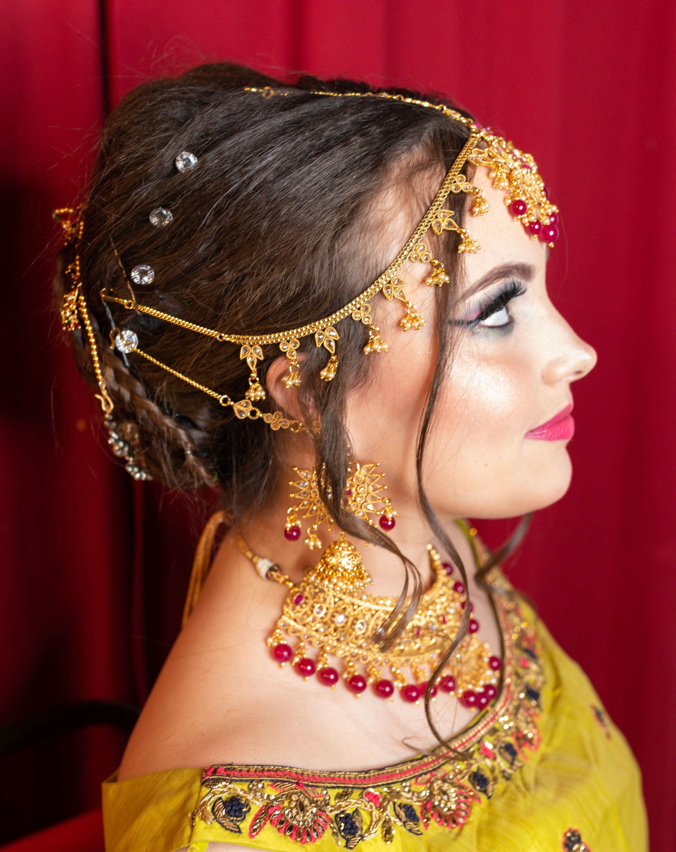 Top reviewd Indian Bridal Make-up Artist, Bridal hair stylist & Bridal Henna Artist  in Virginia / DC / MD ,(www.shruti-salon.com)